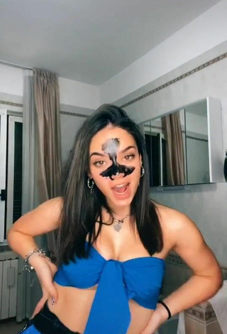 3. Cute Giulia Paglianiti Shows Cleavage in Blue Tube Top and Bouncing Tits