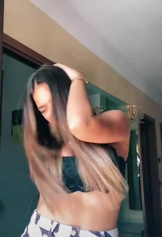3. Sexy Giulia Paglianiti Shows Cleavage in Black Crop Top and Bouncing Tits