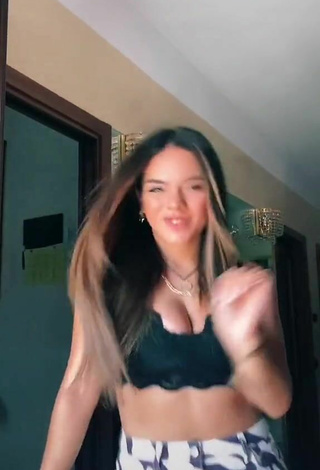 6. Sexy Giulia Paglianiti Shows Cleavage in Black Crop Top and Bouncing Tits