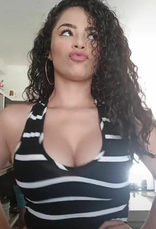 2. Fine Gleidy Rojas Shows Cleavage in Sweet Striped Top and Bouncing Breasts
