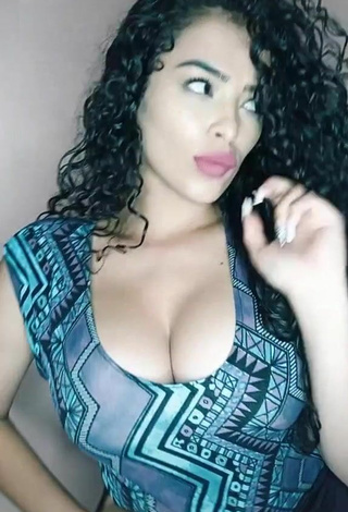 1. Beautiful Gleidy Rojas Shows Cleavage in Sexy Top and Bouncing Tits
