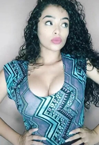 3. Beautiful Gleidy Rojas Shows Cleavage in Sexy Top and Bouncing Tits