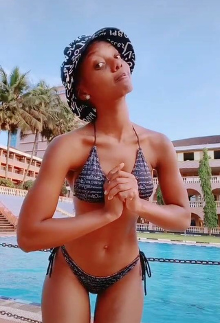 Pretty Vivian Gold Kaitetsi in Bikini at the Pool
