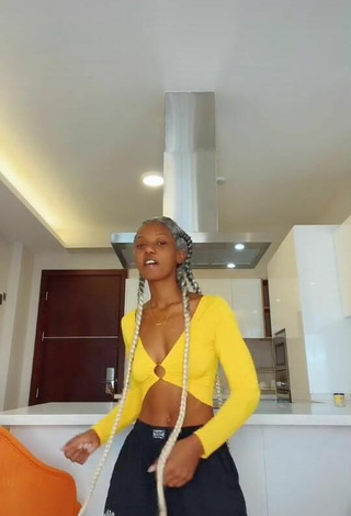 3. Hot Vivian Gold Kaitetsi in Yellow Crop Top
