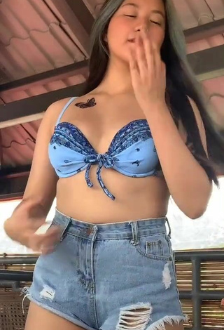 4. Cute Vanessa Domingo Shows Cleavage in Bikini Top and Bouncing Boobs
