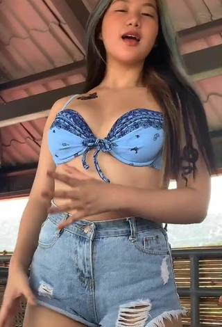 5. Cute Vanessa Domingo Shows Cleavage in Bikini Top and Bouncing Boobs