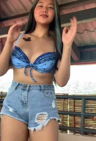 3. Hot Vanessa Domingo Shows Cleavage in Bikini Top and Bouncing Tits