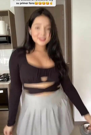 1. Pretty Carolina Bell in Brown Crop Top and Bouncing Boobs