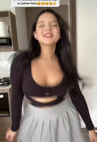3. Pretty Carolina Bell in Brown Crop Top and Bouncing Boobs