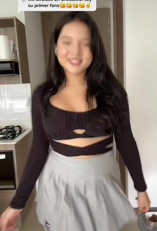 4. Pretty Carolina Bell in Brown Crop Top and Bouncing Boobs