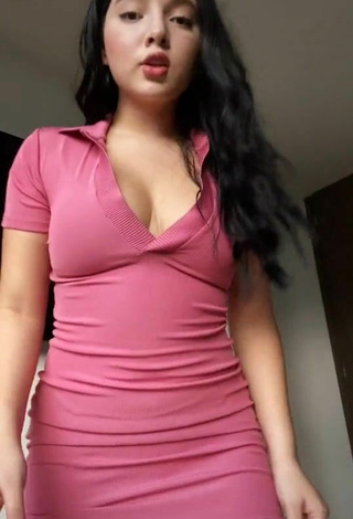 1. Hot Carolina Bell Shows Cleavage in Pink Dress