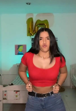 2. Hot hisoyvaleria Shows Cleavage in Red Crop Top