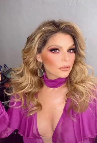 4. Sexy Tati Cantoral Shows Cleavage