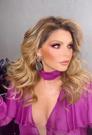 6. Sexy Tati Cantoral Shows Cleavage