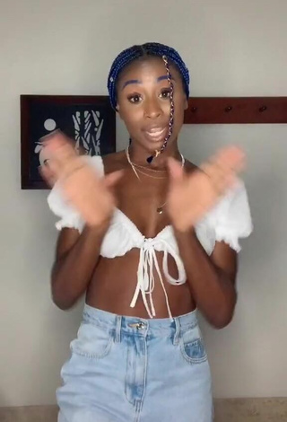 Hottie Oluwanifewa Agunbiade Shows Cleavage in White Crop Top and Bouncing Boobs