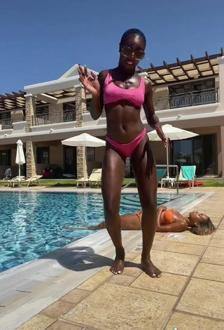 3. Hot Oluwanifewa Agunbiade in Bikini at the Pool