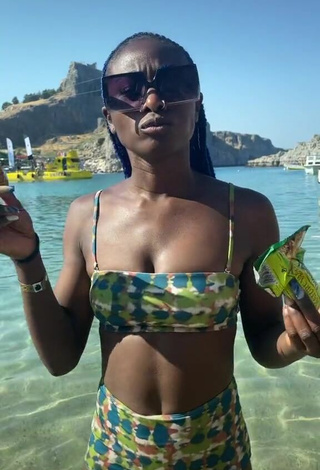 2. Sexy Oluwanifewa Agunbiade in Bikini in the Sea