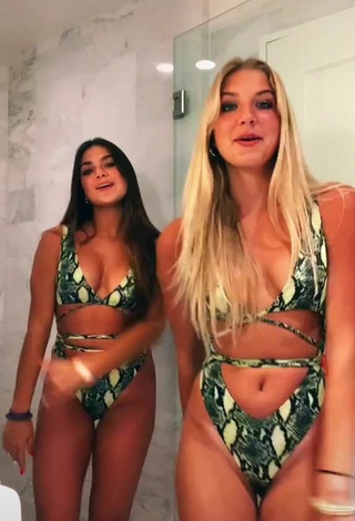 2. Sexy Alisa Kotlyarenko Shows Cleavage in Swimsuit