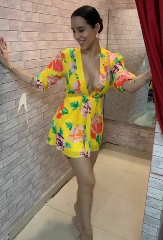 Attractive Jessi Pereira Shows Cleavage in Floral Dress