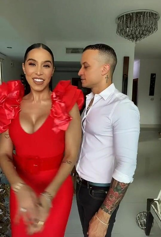2. Beautiful Jessi Pereira Shows Cleavage in Sexy Red Dress