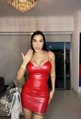 4. Sexy Jessi Pereira Shows Cleavage in Red Dress without Bra