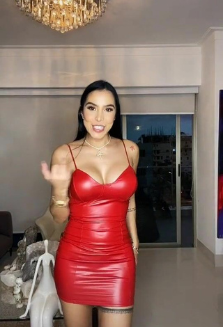 5. Sexy Jessi Pereira Shows Cleavage in Red Dress without Bra