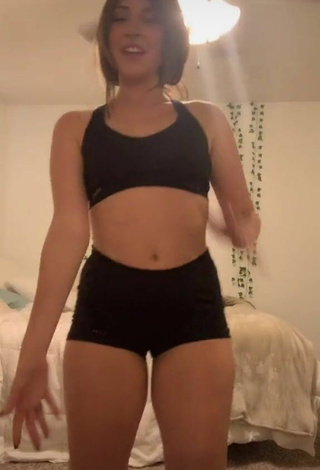 3. Sexy Jillian Fox Shows Big Butt while Twerking