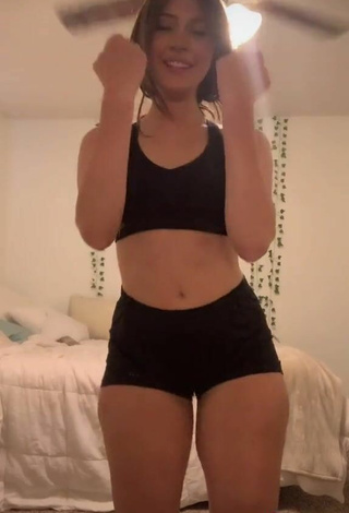 5. Sexy Jillian Fox Shows Big Butt while Twerking