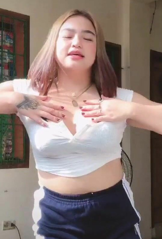 4. Sweet Joanne Duldulao Shows Cleavage in Cute White Crop Top and Bouncing Tits
