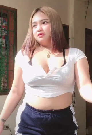 6. Sweet Joanne Duldulao Shows Cleavage in Cute White Crop Top and Bouncing Tits
