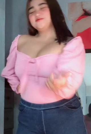 3. Sexy Joanne Duldulao Shows Cleavage in Pink Top and Bouncing Breasts