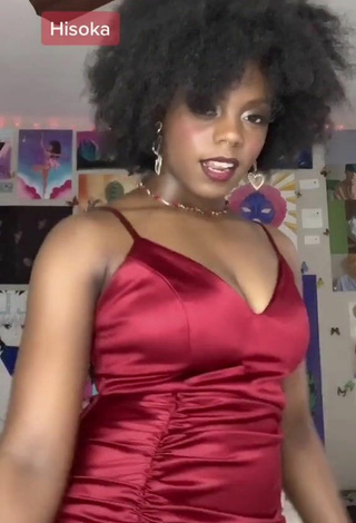 2. Sexy Jordan Nata'e Shows Cleavage in Red Dress