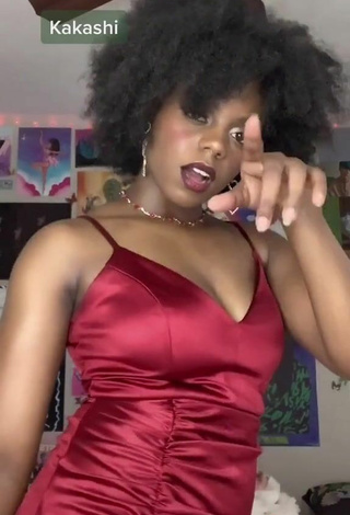 3. Sexy Jordan Nata'e Shows Cleavage in Red Dress