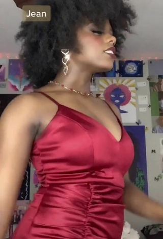 5. Sexy Jordan Nata'e Shows Cleavage in Red Dress