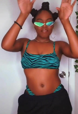 2. Sexy Jordan Nata'e Shows Cleavage in Zebra Bikini Top