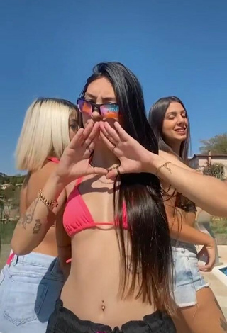 3. Hot Julia Guerra Shows Cleavage while Twerking