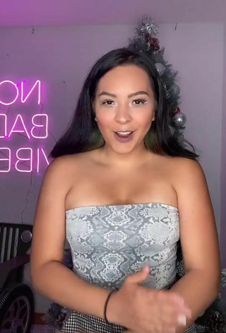 Sexy Karen Bustillos Shows Cleavage in Snake Print Tube Top and Bouncing Boobs