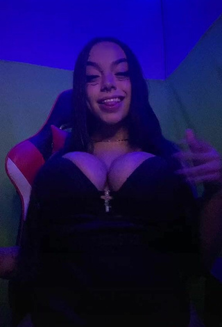 3. Karniello is Showing Really Sexy Cleavage and Bouncing Boobs