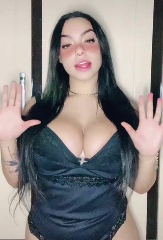 4. Sexy Karniello Shows Cleavage in Black Lingerie and Bouncing Tits