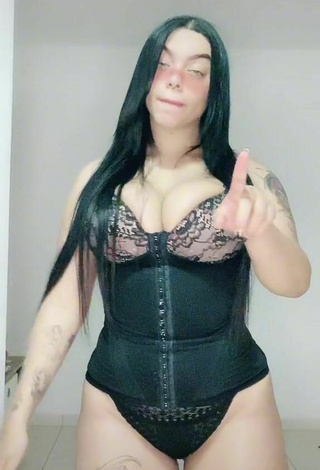 3. Hot Karniello Shows Cleavage in Black Corset and Bouncing Tits