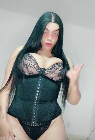 2. Sexy Karniello Shows Cleavage in Black Corset and Bouncing Boobs