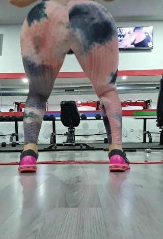 1. Hottest Kiarablaysexy Shows Butt while doing Fitness Exercises in the Sports Club