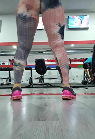 3. Hottest Kiarablaysexy Shows Butt while doing Fitness Exercises in the Sports Club
