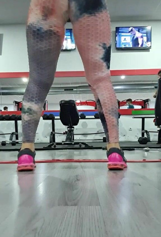 6. Hottest Kiarablaysexy Shows Butt while doing Fitness Exercises in the Sports Club