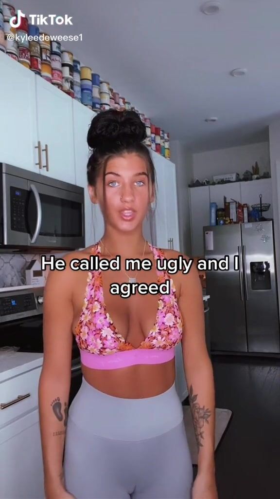 Sexy Kylee Deweese in Grey Leggings | sexyfilter.com