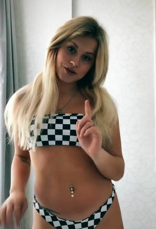 5. Cute Gaia Bianchi in Checkered Bikini
