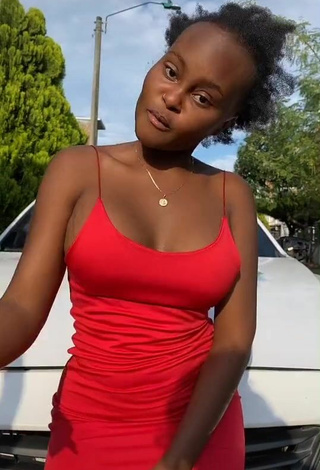 4. Sexy Lajesuu Shows Cleavage in Dress and Bouncing Boobs