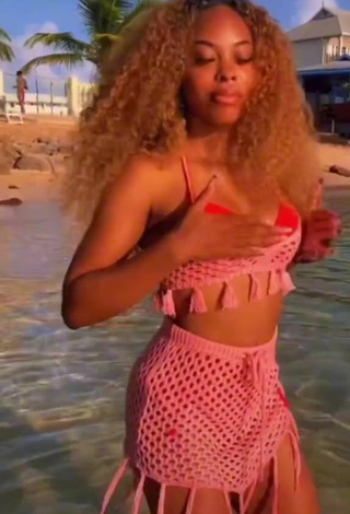 5. Sexy Lucki Starr in Pink Crop Top at the Beach