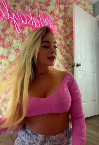 4. Hottie Makayla Weaver Shows Cleavage in Pink Crop Top without  Bra