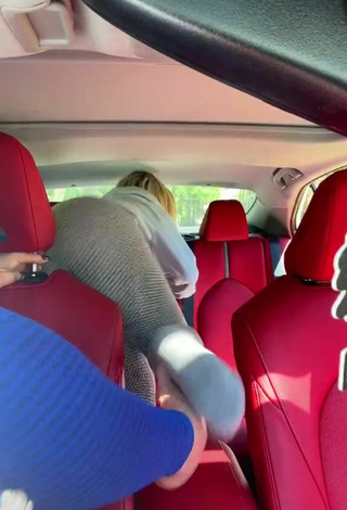 Pretty Makayla Weaver Shows Butt in a Car